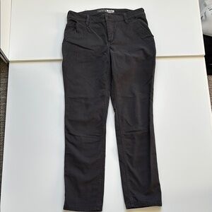 W’s size 8 Carhartt rugged flex relaxed fit canvas work pant in navy blue